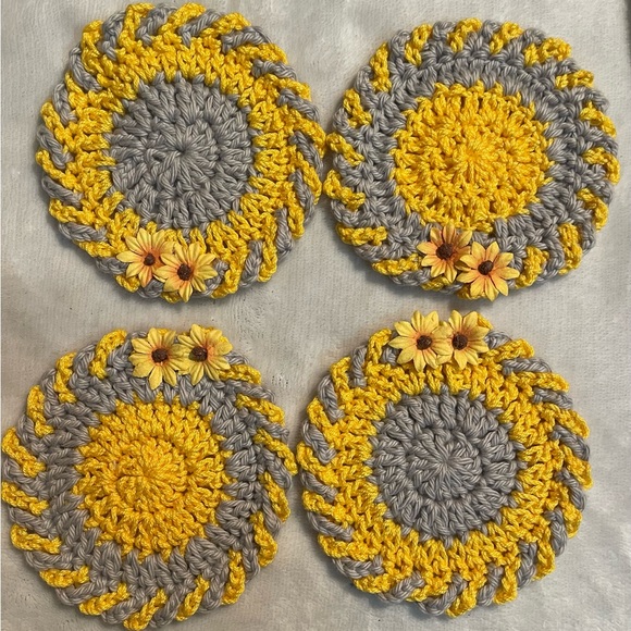 4 Handmade crochet coaster set. Yellow & gray with two flowers attached cottage - Picture 1 of 2